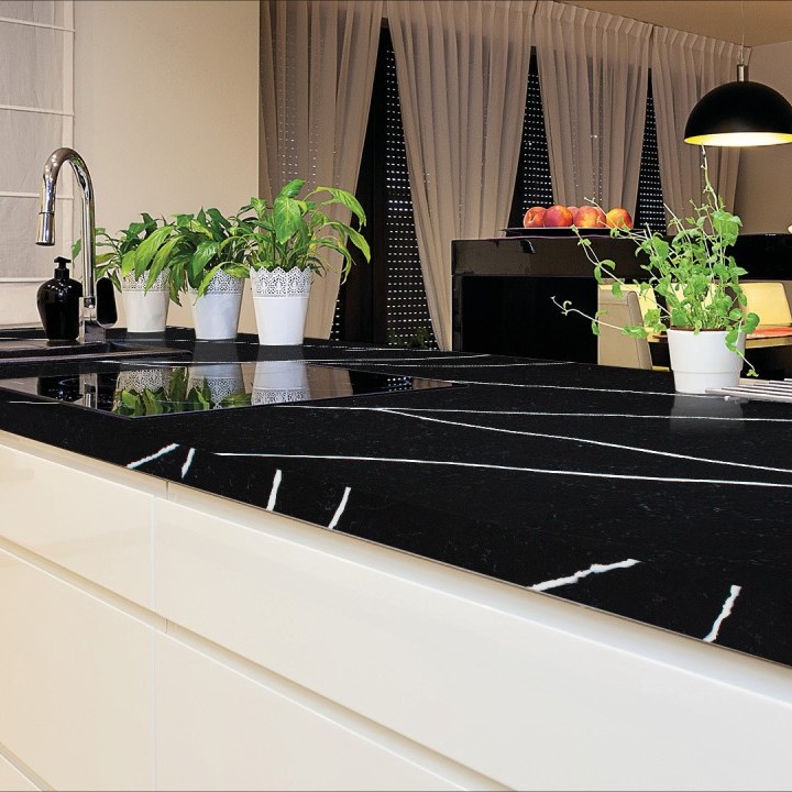 7530L_Calacatta_Noir_Satin_int1_v2